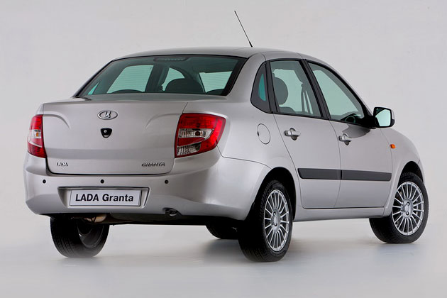 Lada Granta вид сзади