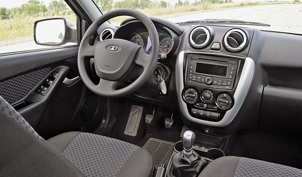 Lada Granta панель приборов